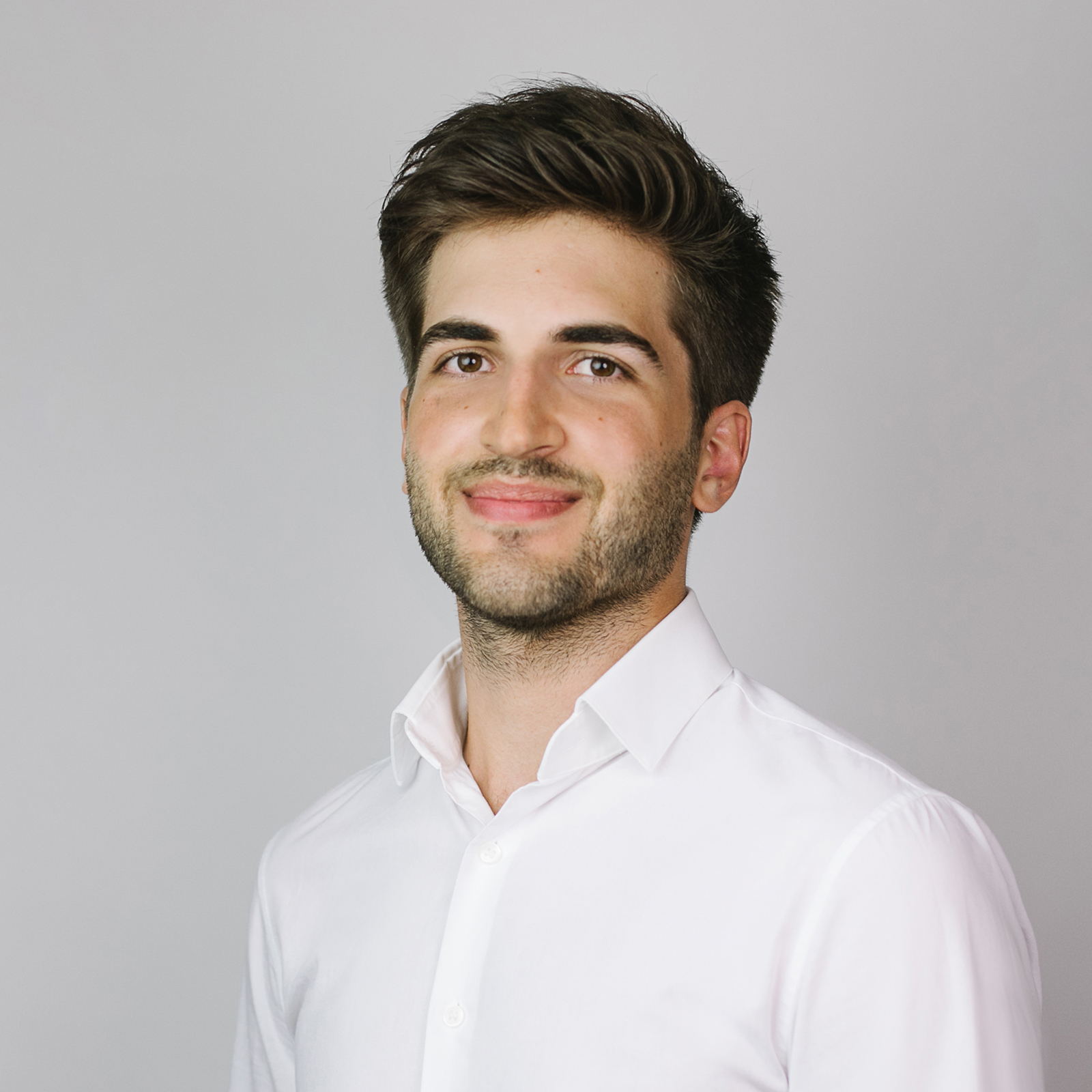 Portraitfoto von Dr. Daniel Stroj